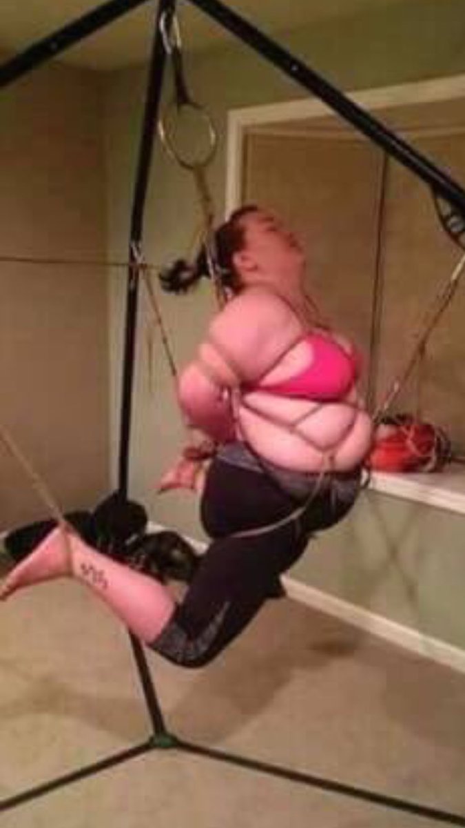 shicurves's tweet photo. yay got my rig set up! just need a special someone to CUM enjoy it with me 💕😜 https://t.co/4SGPwz654A