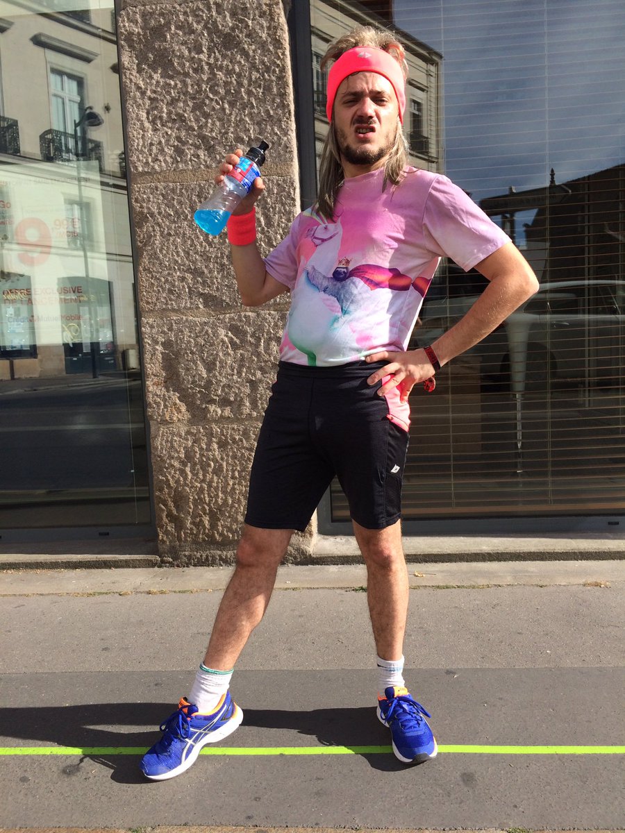 Mathieu_Sommet's tweet photo. Rendez-vous demain soir pour la rentrée de Salut les Geeks ! 
#SLG https://t.co/IJxvrRmttm