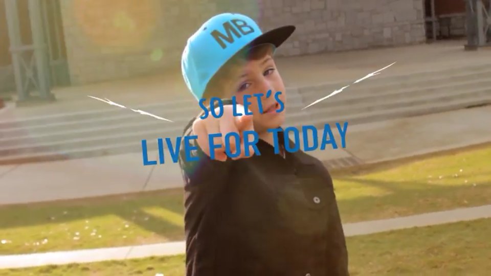 thedaicom's tweet photo. @MattyBRaps NEW SONG IS PERFECT. SO PROUD OF YOU MATT❤😍😍 #LifeForToday
Watch: https://t.co/mug4rMuaui https://t.co/PVtGUjxC8V