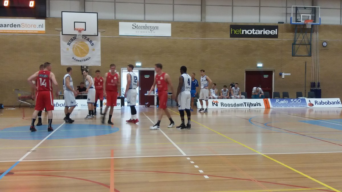 SettenGeurt's tweet image. Even kijken bij de eerste oefenwedstrijd van landstede basketbal  in Rijssen @LandstedeBasket