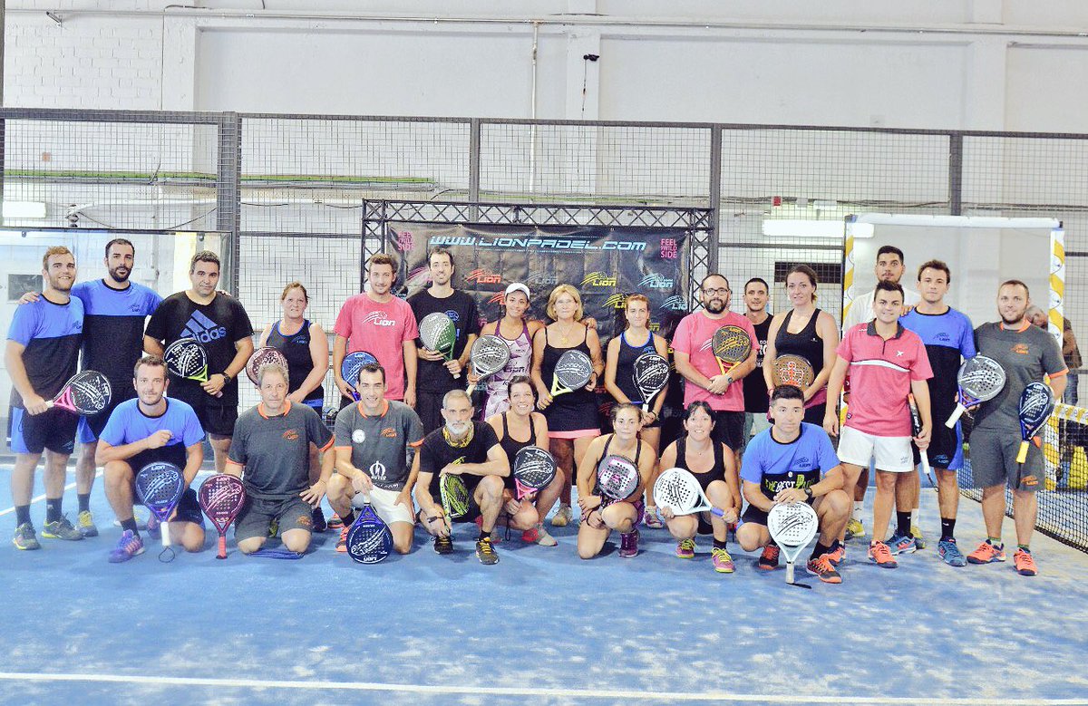 Finaliza el #clinicLionPadel en <a href="/totpadelindoor/">totpadel</a>. Genial ambiente y participación. Gracias a todos por venir! 🦁🦁