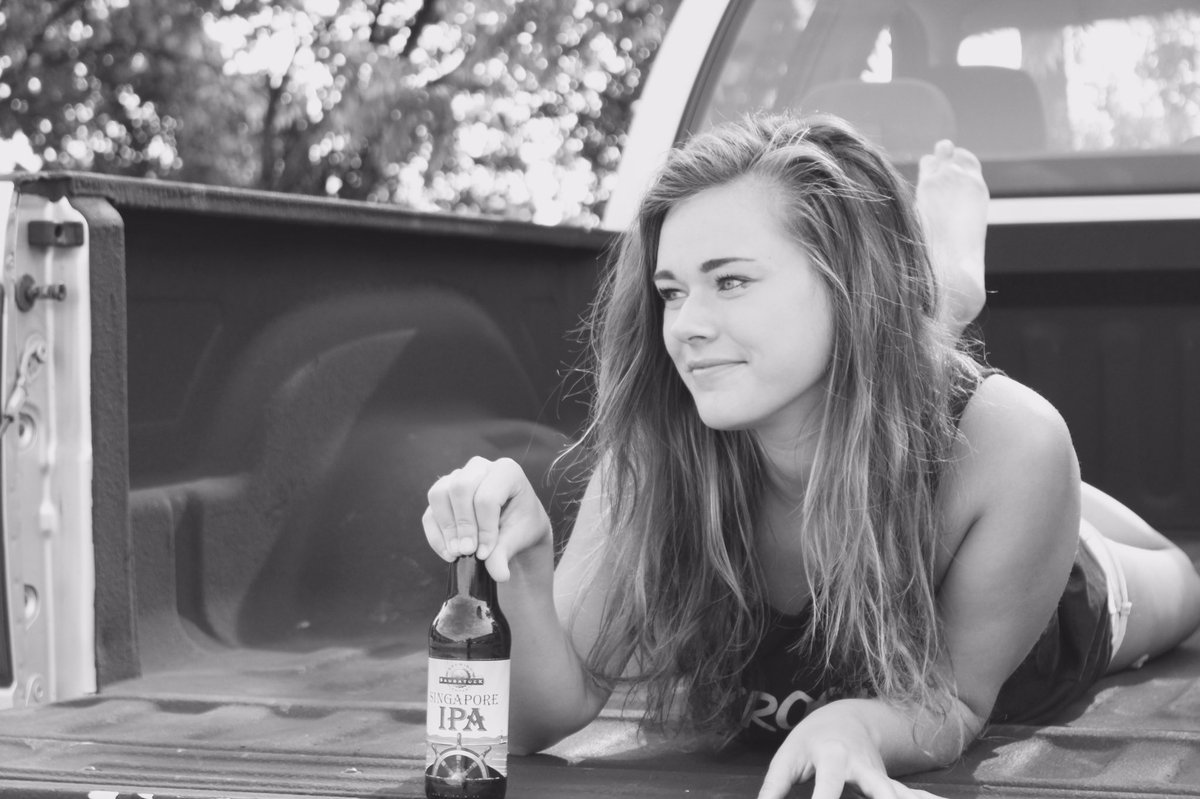skrooveco's tweet photo. Spending Saturday right #skroove #choosehappy #beerbrigade #bitchinlivin #brewbabe https://t.co/eR9aXrJPAT