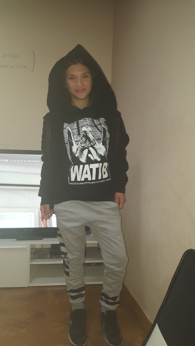 jessadamsienne's tweet photo. #teamWatiB toujours et toujours encore et encore @Bmesrimes @Watibonline @belindakevlove @CAFUDELHOMBRE 😎 https://t.co/76PK9XbNlT