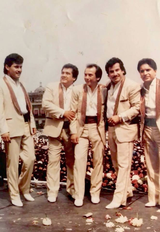Cuando los tiempos eran tan sencillos que no había bronca que no se arreglara con un tequila y unas guitarras!