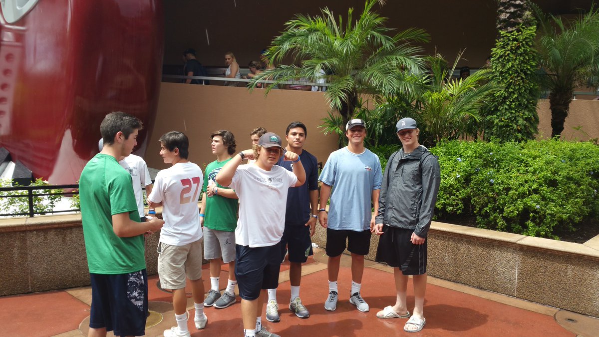 biggsdummy's tweet photo. Found some Grizzlies at Hollywood Studios https://t.co/njWtxtOPBw