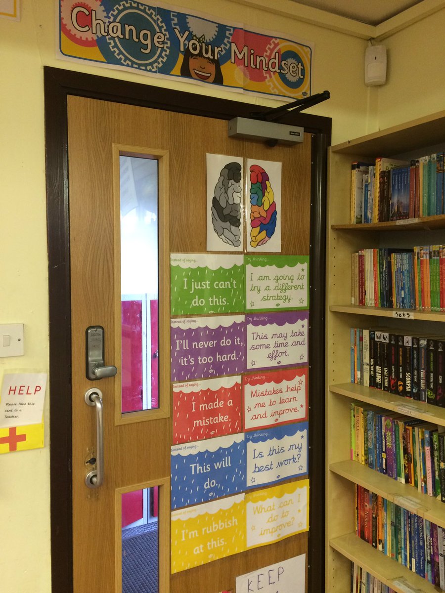 crisp_aholic's tweet image. Bare classroom finally looking better 💪🏻😅 
#englishtoolkit @janeconsidine #mathstoolkit #mindset