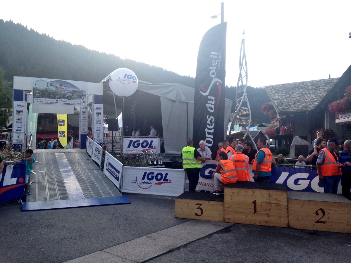 Racing_Mgnt's tweet photo. Prêt pour le podium ! 🎉🏆
#MontBlanc #Morzine cc @RallyeMontBlanc https://t.co/WtU6LZOqHV