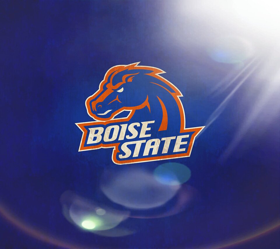 BroncoP3t3_'s tweet photo. That Cajun is a sore loser! #fullbodyweight #gobroncos #boisestate https://t.co/PiEIedxeU3