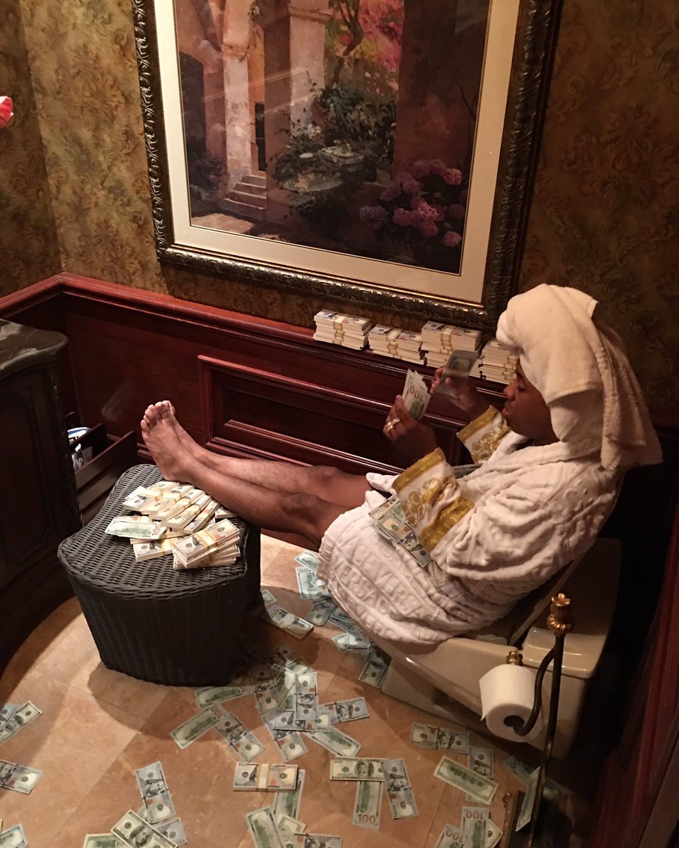 plies's tweet photo. I Got A Corn On My Toe Bih...😏 https://t.co/ytwvvAgutN