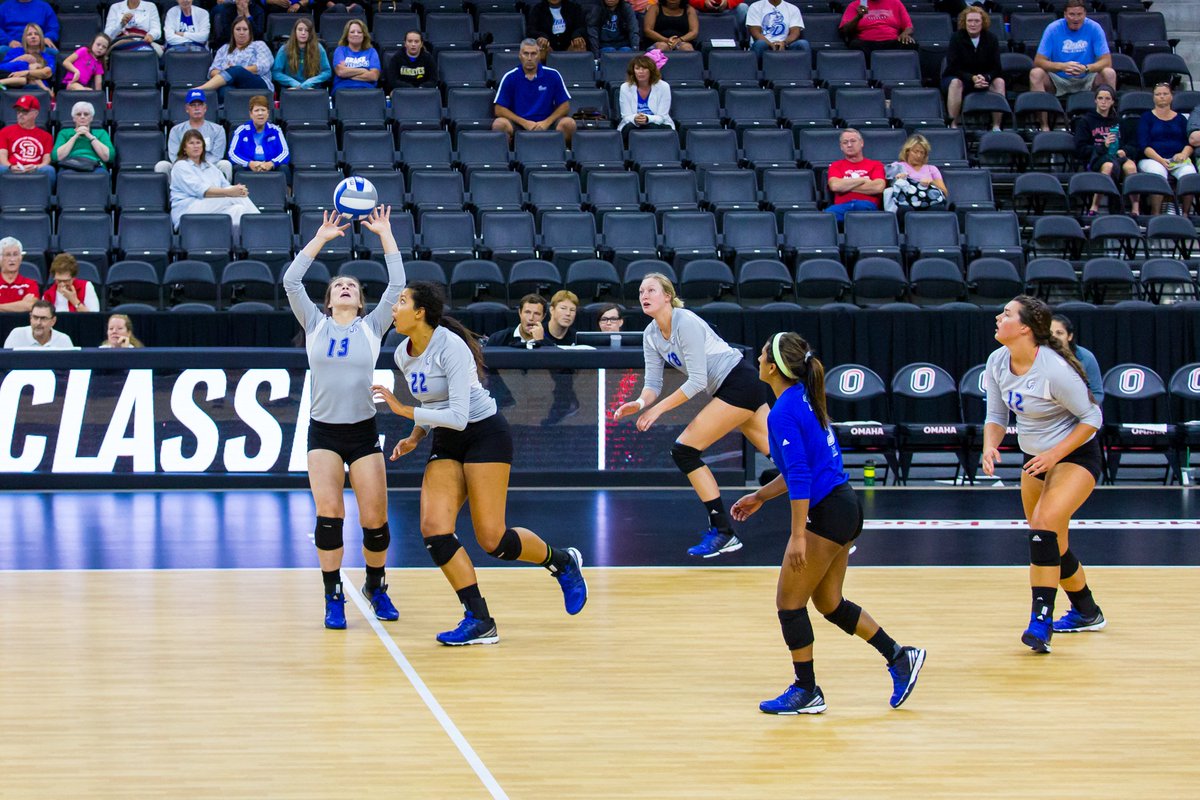 DrakeVolleyball's tweet photo. A hard-fought start to our day with a 3-2 loss to UMKC with a 35-33 set. Back in action vs. Omaha at 2 p.m. https://t.co/5WApyoG1Rr