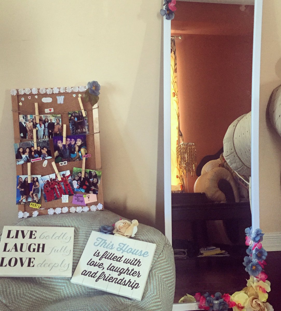 accordingtoak's tweet photo. Soooo I win for having the best sisters ever ❤️❤️ #MoveOutTime https://t.co/1DzSvTplI5