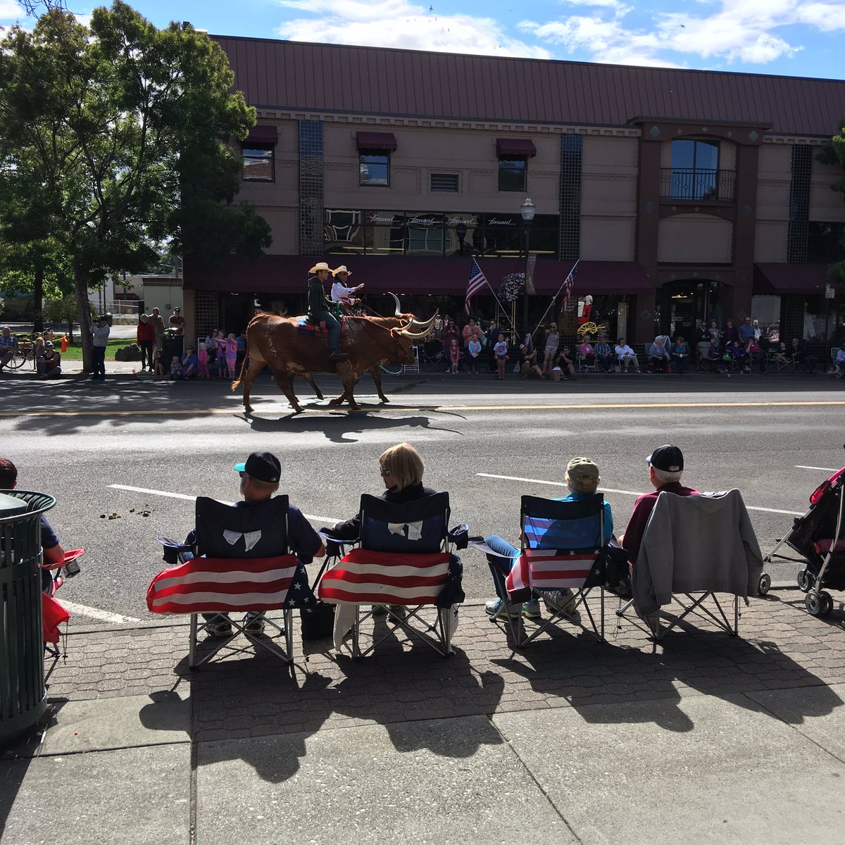 WWSweets's tweet photo. Authentic Americana on a perfect day in #Walla2. Happy 150th, @WallaWallaFair from your friends in #sweetscountry. https://t.co/GQbuhatJSz