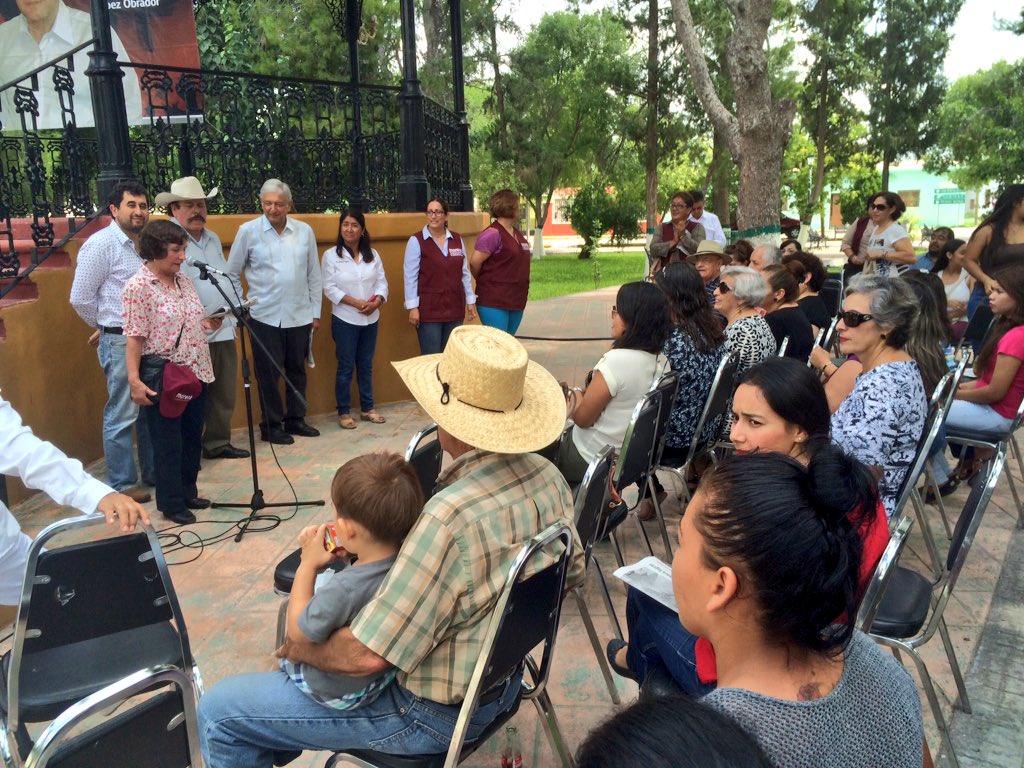 uncafeconcecygu's tweet photo. Continuamos de gira recorriendo cada rincón de #Coahuila! Ya estamos en #Abasolo con @lopezobrador_. https://t.co/jT0w4nWnzQ