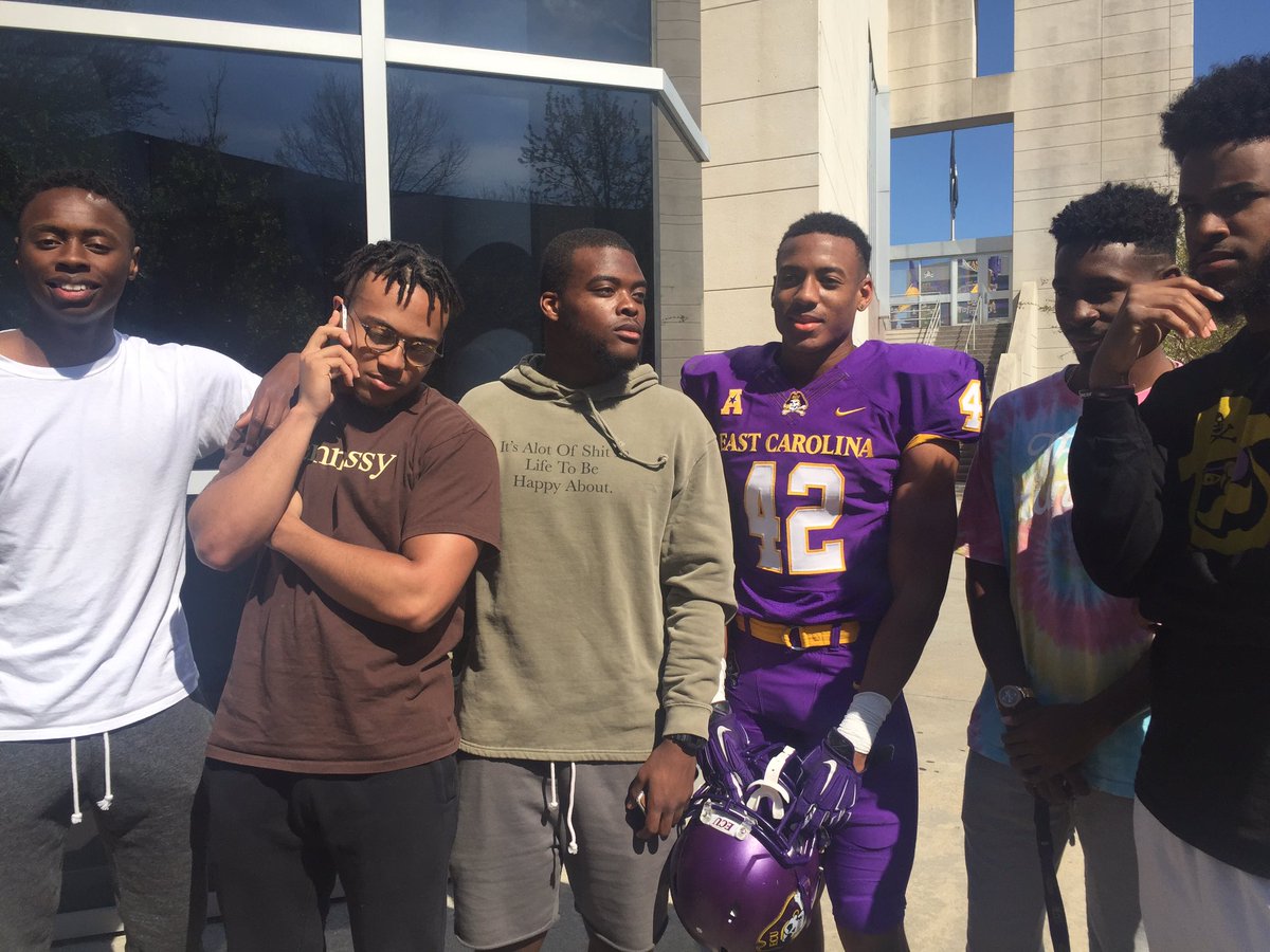 _DrewGotti's tweet image. My man Devo hit the field for the first time today. Couldn't be more proud to call him my brother. #Dev1 🤘🏽