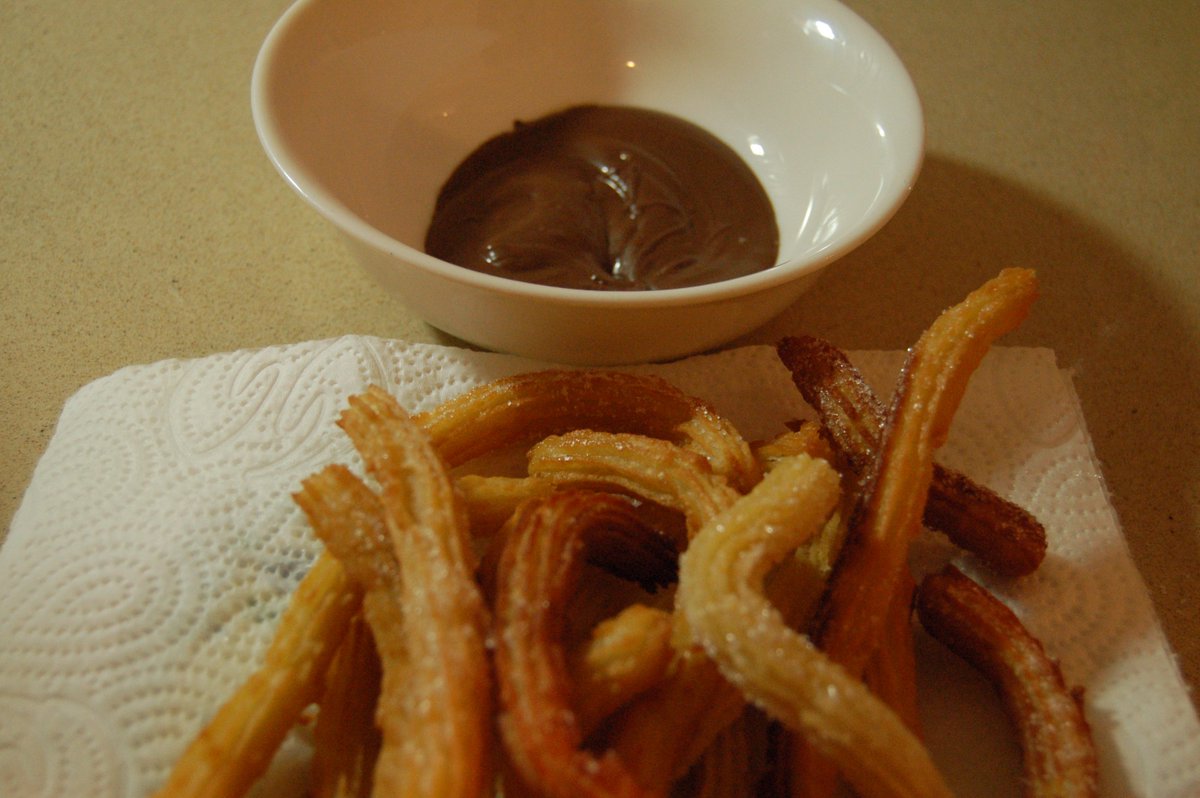 bake_like_ariel's tweet photo. NEXT RECIPE - 
Churro!
video coming this week :)
https://t.co/2hqi59Ft9p
#food #tasty #sweet #chocolate #recipe https://t.co/nNJTYtKHgQ