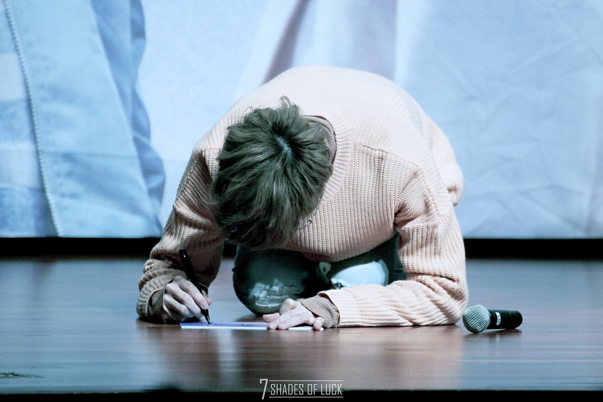 7shadesofluck's tweet photo. 마크야 생일축하해🎂
段宜恩 生日快樂🎉
@mtuan93

Mark marked my soulmark🖋🌹
#HappyBirthdayMarkTuan #마크24번째생일축하해요 #Mark #마크 #GOT7 #갓세븐 https://t.co/MFhqK8xwTw