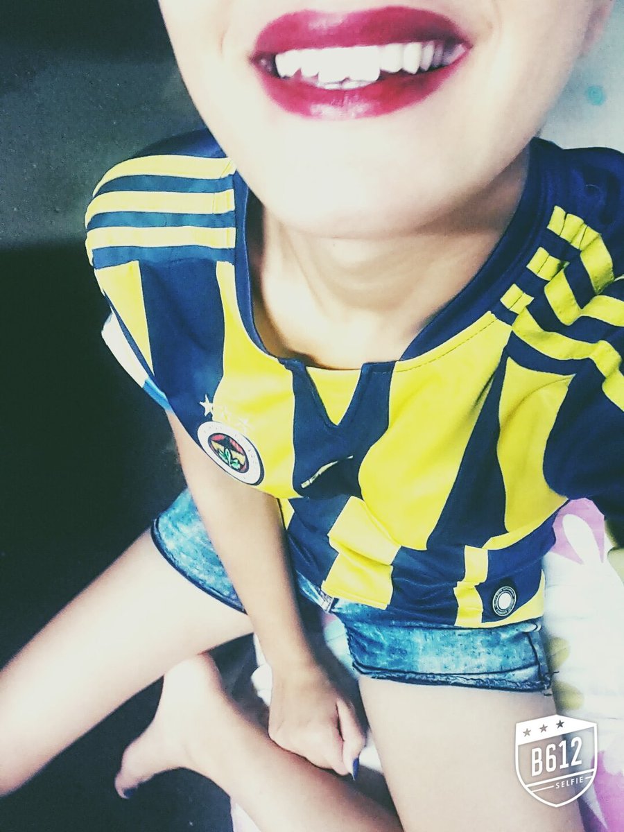 hatun_bela01's tweet photo. Ya sevgilin FENERBAHÇE'li olacak yada tek sevgilin FENERBAHÇE olacak💛👊💙
#GülüşleriminsebebiFenerbahçe https://t.co/NjJ6iq4SFB