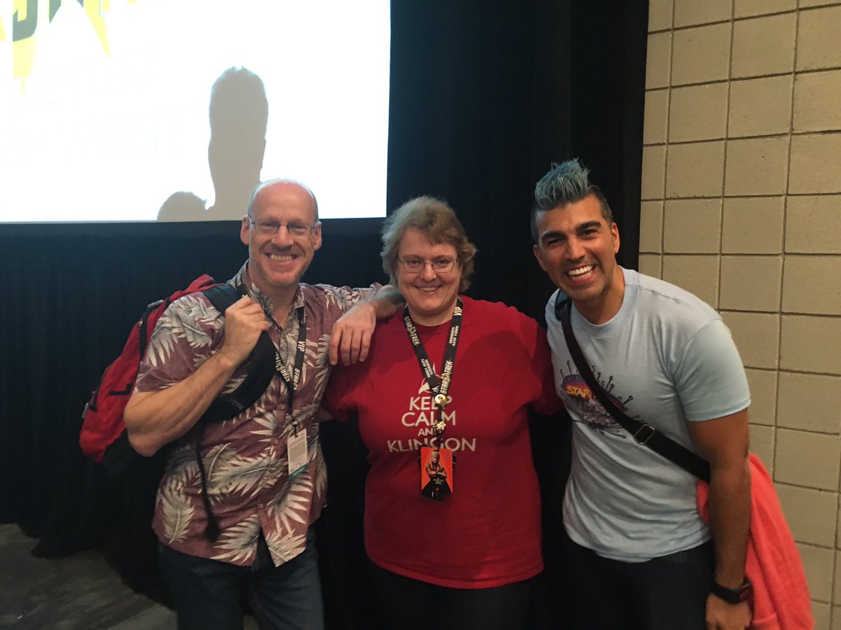 drakkorex's tweet photo. Thank you for a wonderful panel! @BadAstronomer @tweetsoutloud #StarTrekNY #StarTrek #UglyBagsOfMostlyWater ๐๐ https://t.co/uRnlGSnRo2