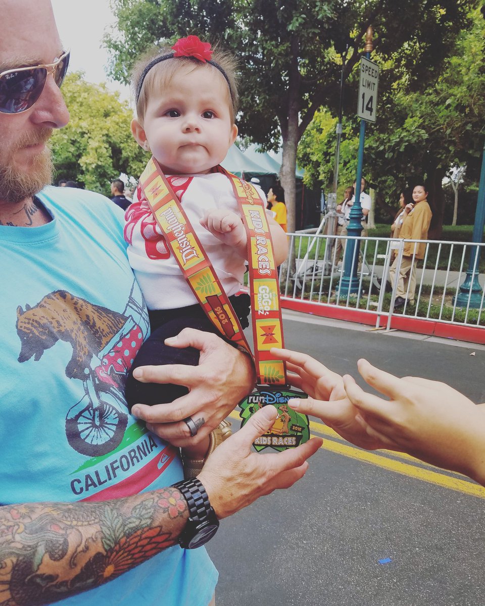 StephanieAnn08's tweet image. Baby boo earned her first medal!! @runDisney #diaperdash