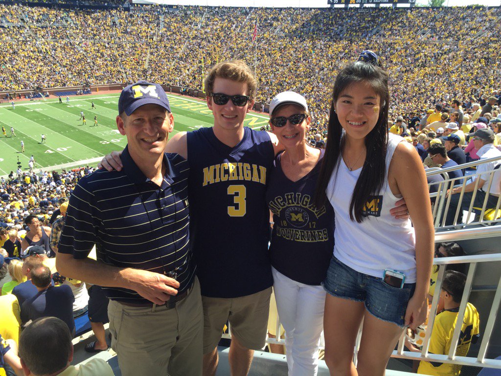mvredenburg's tweet photo. #bighouselive https://t.co/EGBQklwXTp