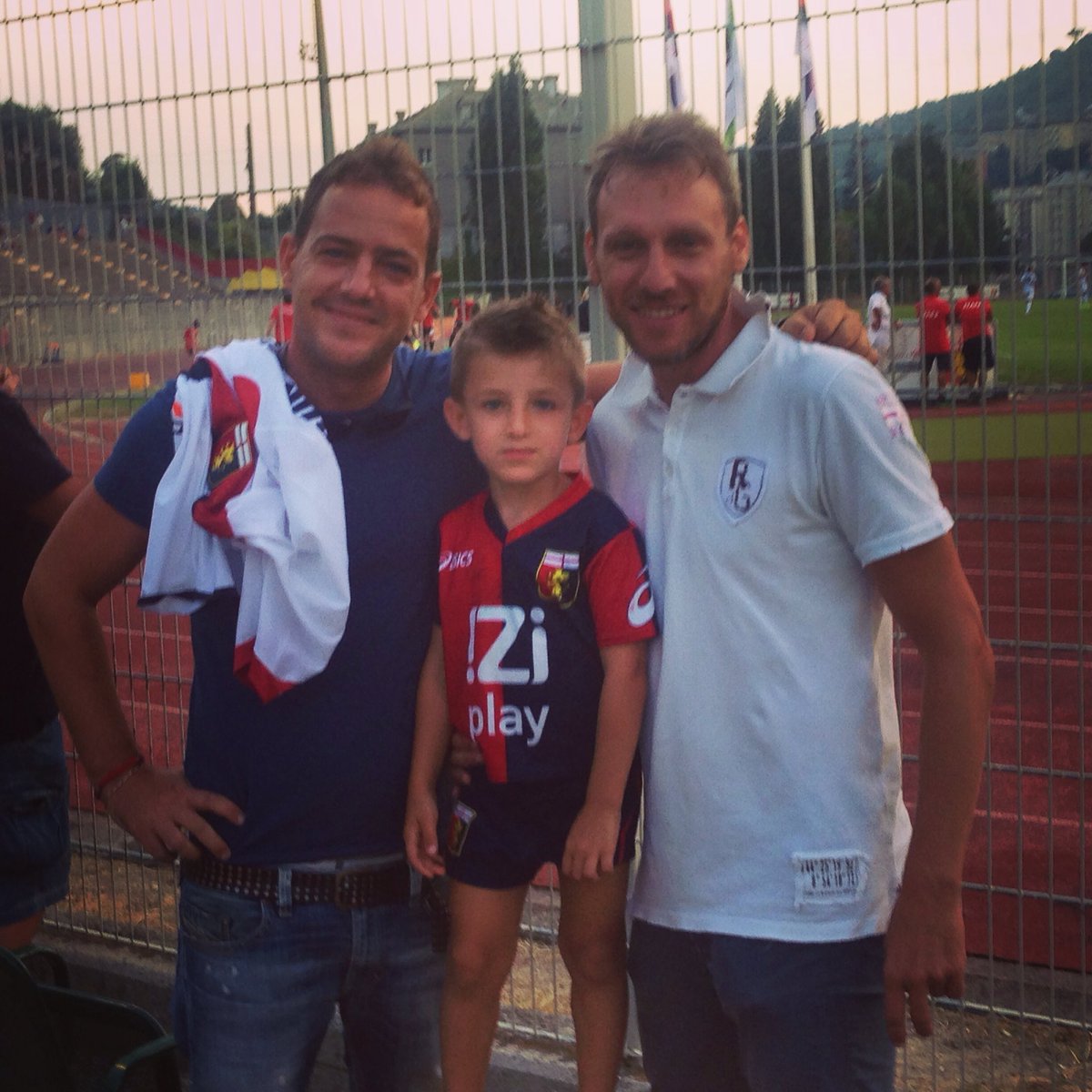 MaglieGenoa's tweet photo. #capitano #genoacfc marco Rossi https://t.co/mrISSJSwda