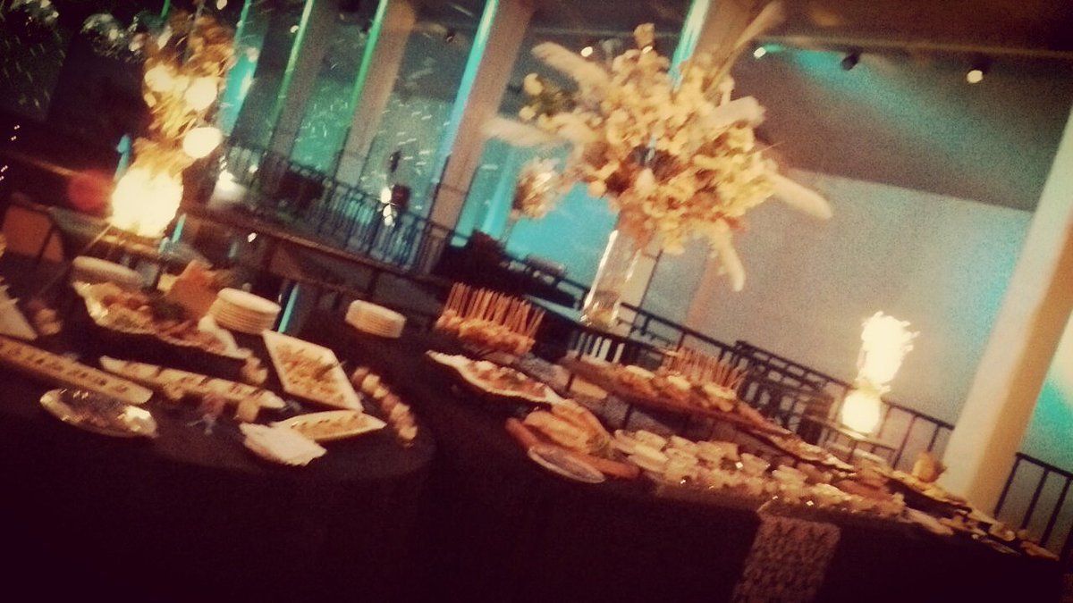 Laabuelaanna's tweet photo. ¡#Ahora en la #Boda de Luciana y Agustín en #DistritoBarracas!

Disfrutenlo, chicos 😊😚😍

https://t.co/NOPRHNB83D https://t.co/Hgx0jd1EoX