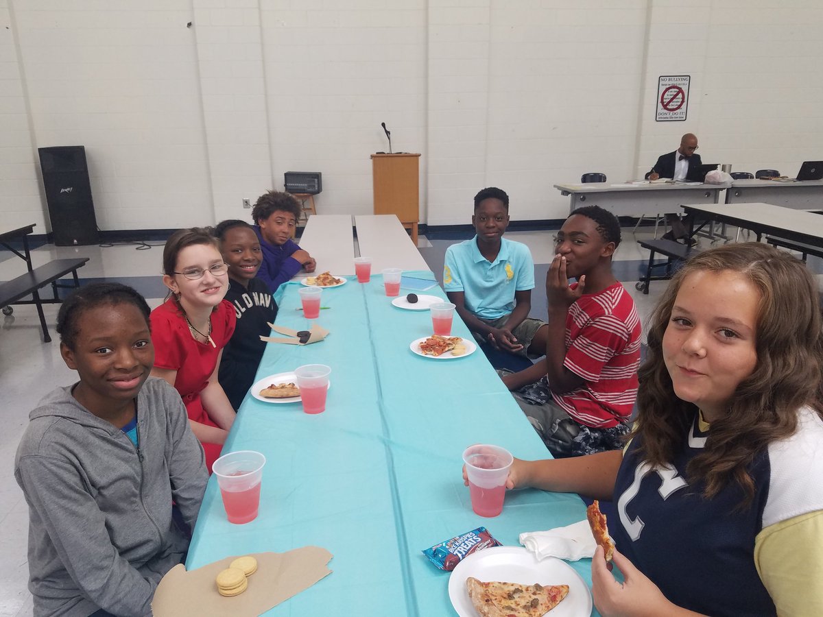 najadouglas5's tweet photo. 7th Grade Student of the Month Lunch!@CarverRoadMS Look at those faces!! https://t.co/U5CSmNKeKQ