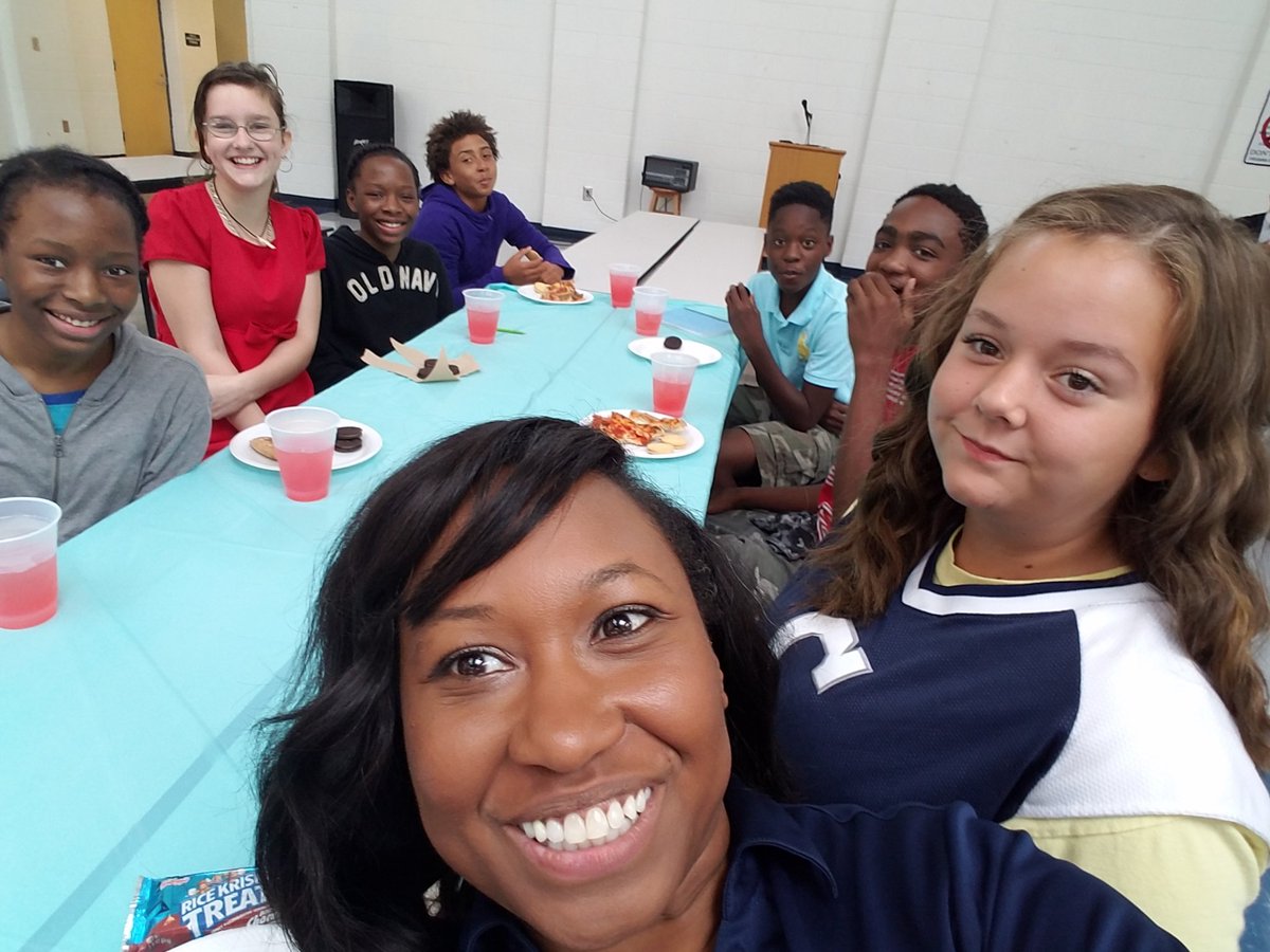 najadouglas5's tweet photo. 7th Grade Student of the Month Lunch!@CarverRoadMS Look at those faces!! https://t.co/U5CSmNKeKQ
