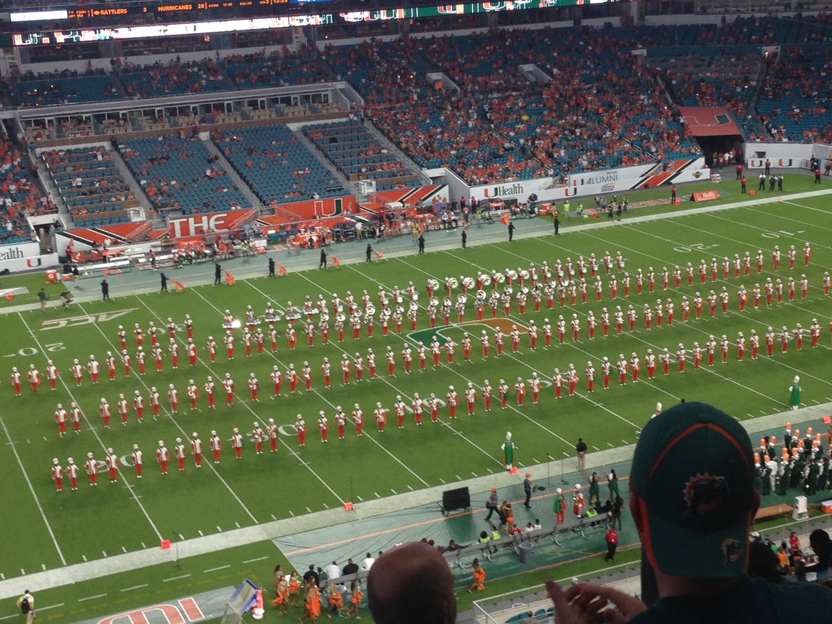 ChuckyT3's tweet photo. #FAMU -- RT @King28st There they go #FAMUBand https://t.co/edLRnRnxnY