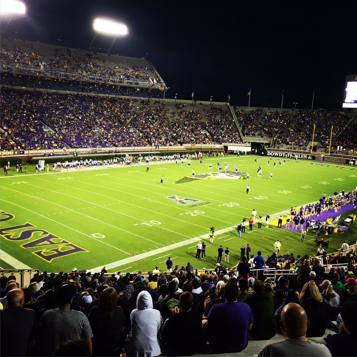 TravisBulluck's tweet photo. @WCU #gocats https://t.co/vPDA1JMo29