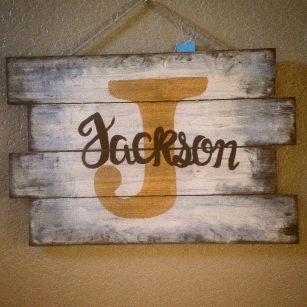 KelseyBerlin24's tweet photo. #joiningjackson 💍 https://t.co/tAoLw2tA1u