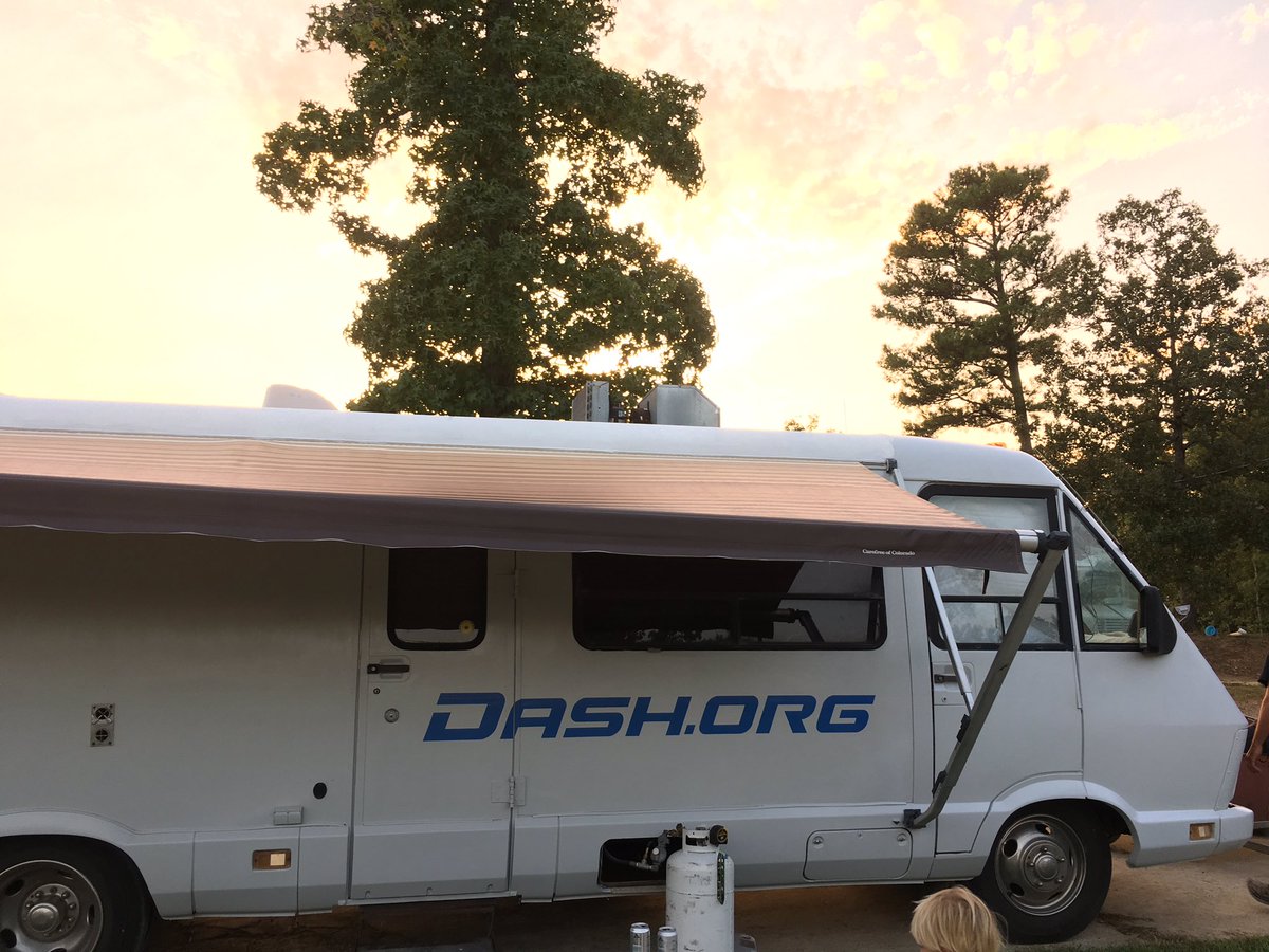 EarthPermit's tweet photo. The first #decal is on! #dashmobile @SonoraJack @PeteEyre @TaoOfSatoshi @dashpay @DASHdetailed @rogerkver #dash https://t.co/68Kr1cjhDJ