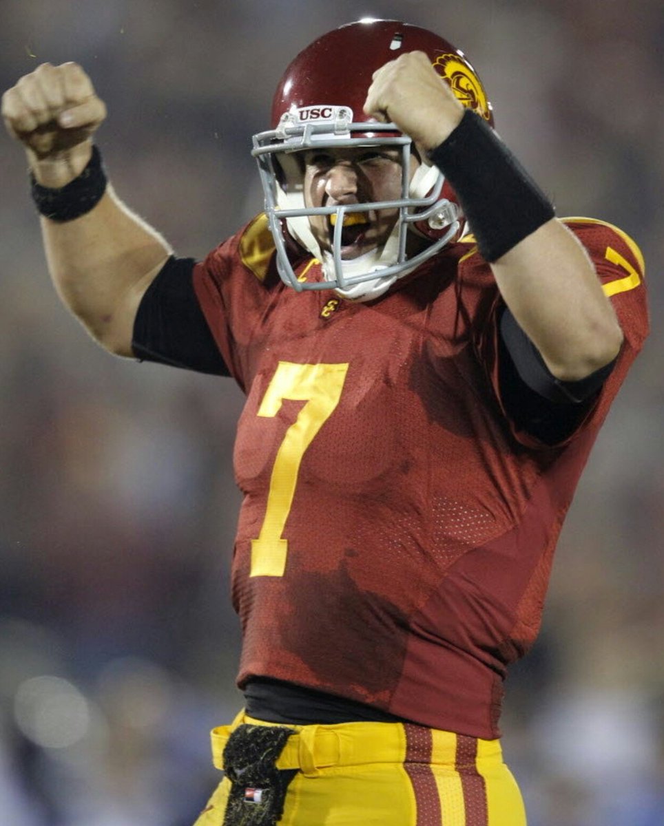 HummBaby40's tweet photo. #USC football is back! It's going to be a tough fight but I believe! #FightOn #WeAreSC✌ (#USCFlashback @MattBarkley) https://t.co/ox5bBbElW3