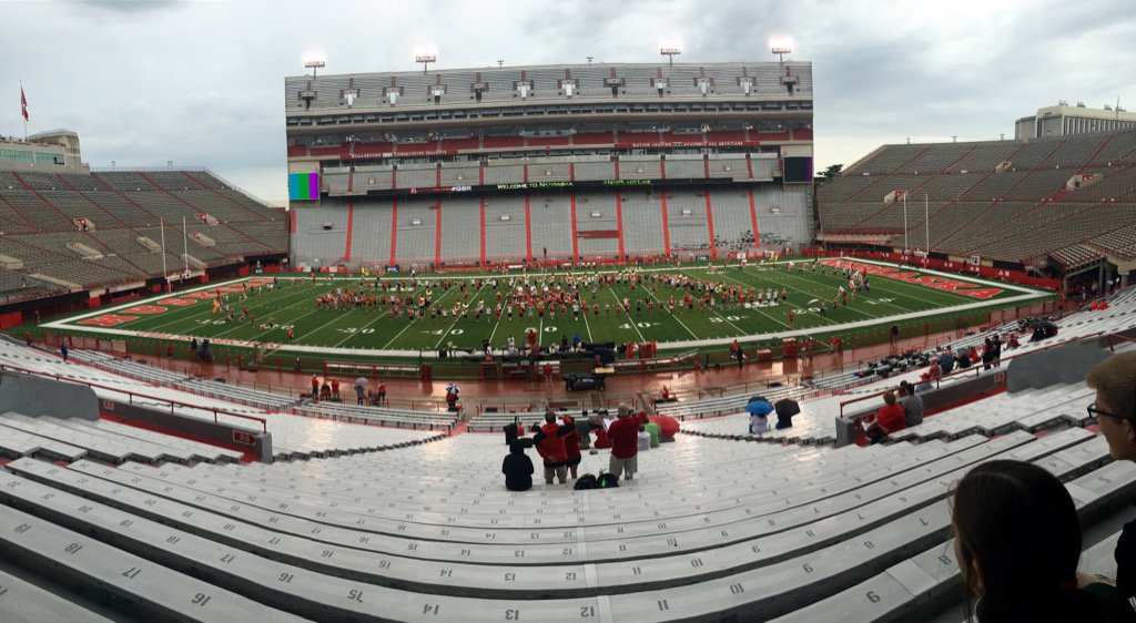 Jhouston1969's tweet photo. CMB rehearsal in the rain. #GBR #Nebraska #unlbands https://t.co/nT9zm9eWvJ