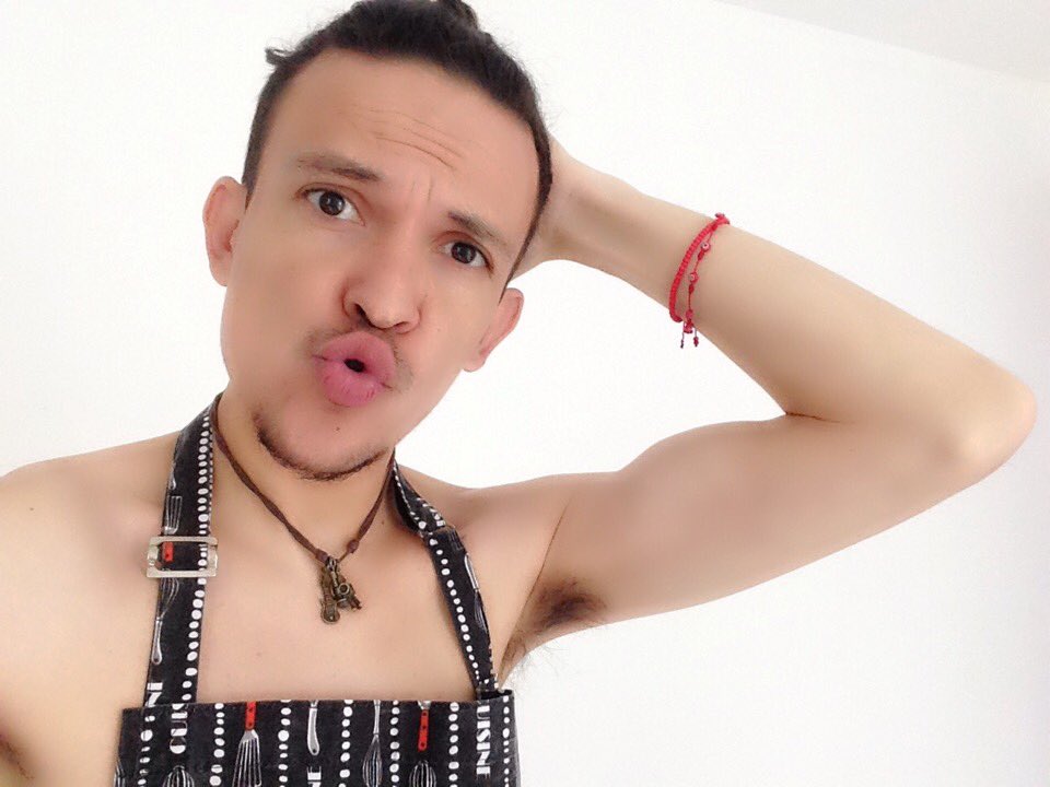 bipolarcillo's tweet photo. Día para hacer aseo hahahaha... 🙈😅
#ChachaTime
#Ketiene
#Keliase
#Posyake https://t.co/k0ogSUjReE