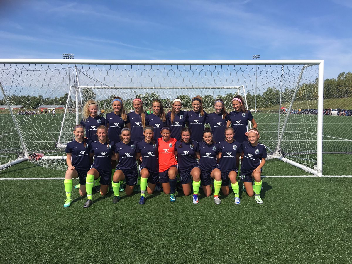 AngieLCobb's tweet photo. 2002 SLSG ECNL at the Gallagher Friendlies #slsg #slsgnation #gallagherfriendlies https://t.co/lR2AjH6iup