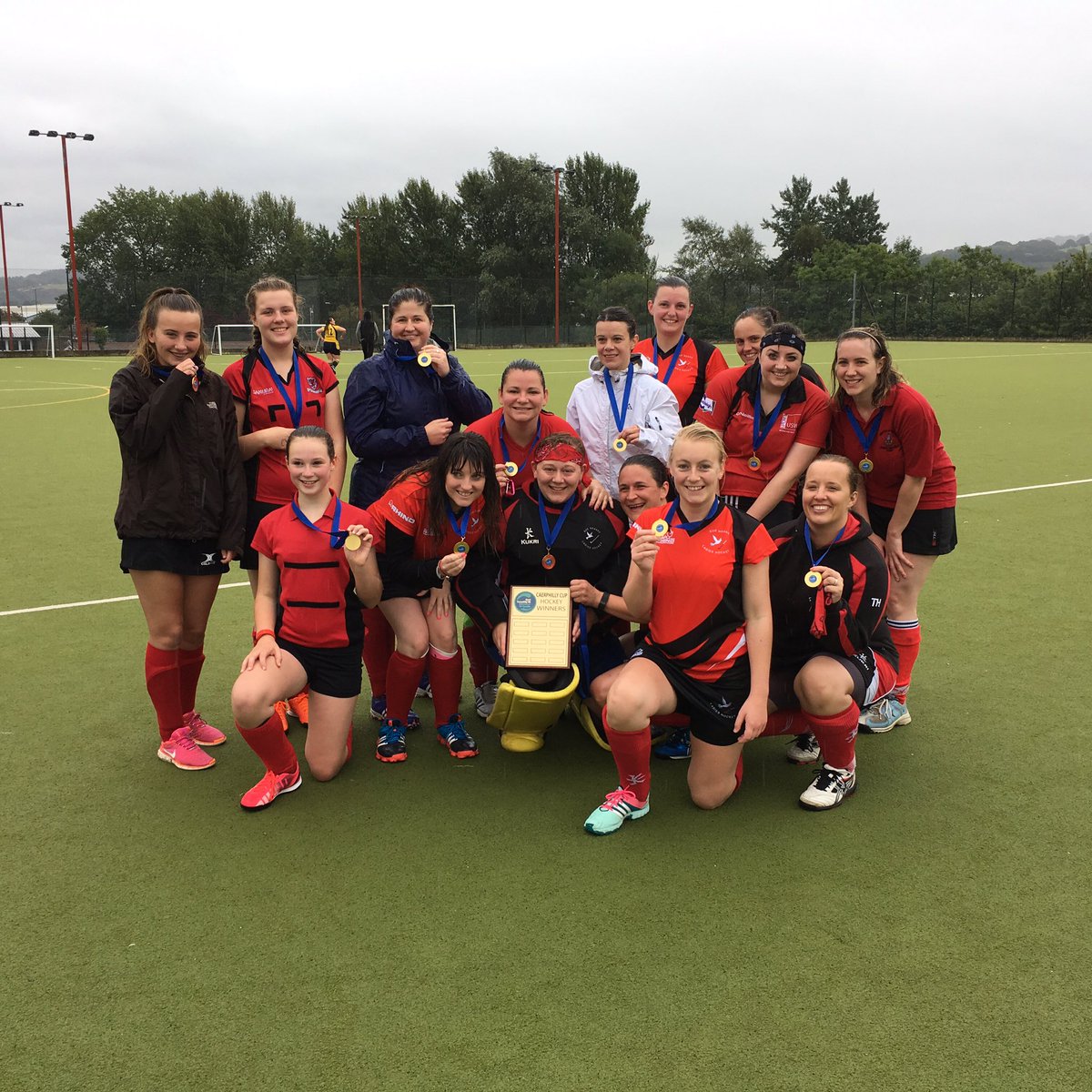 Not quite an Olympic gold but winners all the same #caerphillycup <a href="/EnglandHockey/">England Hockey</a> @_GBHockey <a href="/SueNoakeHC/">Sue Noake H.C</a>