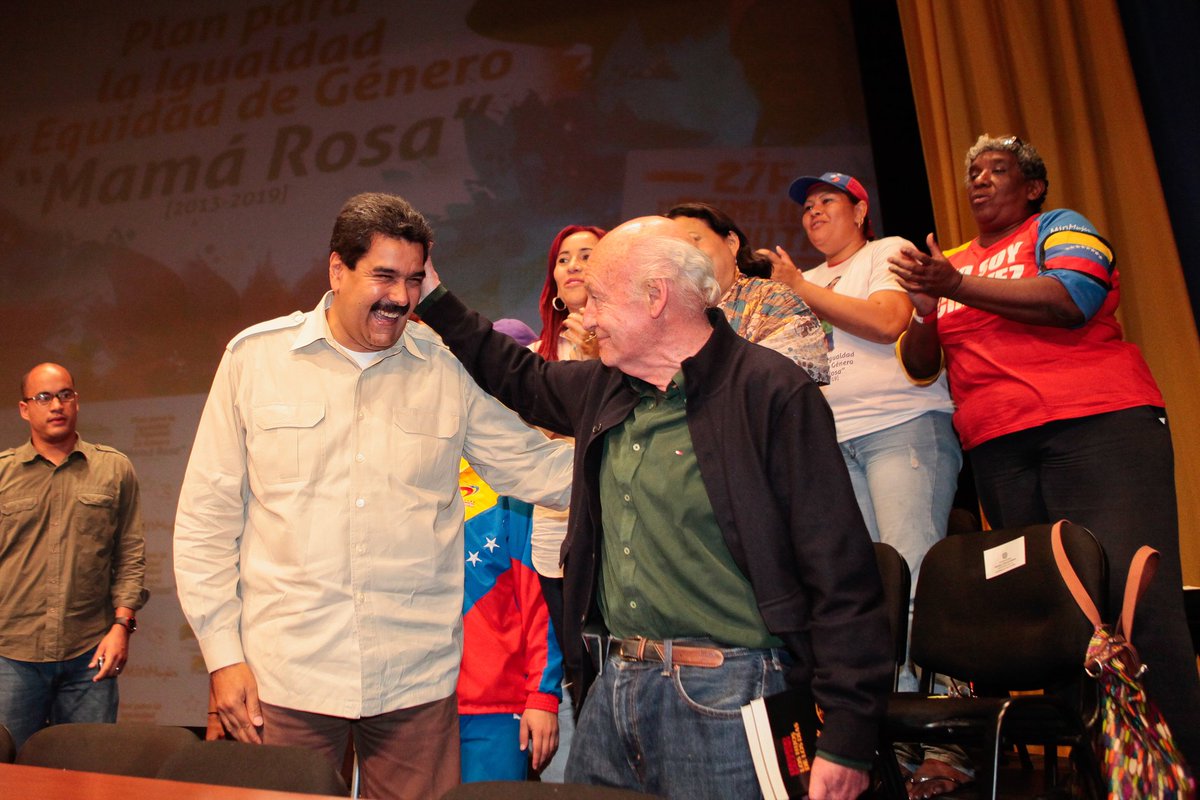 delcyrodriguezv's tweet photo. Comparto esta excelente reflexión de Galeano sobre el Cmdte Chávez. https://t.co/wWyv0osZNK https://t.co/0JLzfBL8Co