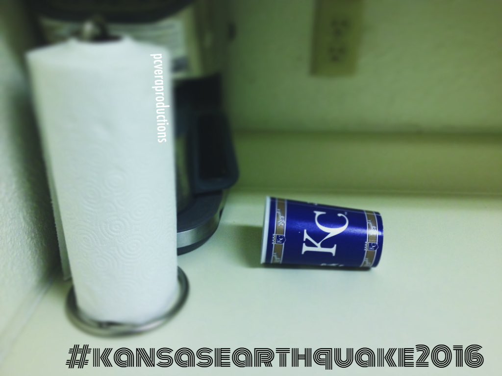 pablitosince85's tweet photo. #kansascityearthquake #KansasCity #kc #kcearthquake #earthquake2016 #kansasearthquake https://t.co/EIpeXpEKy9