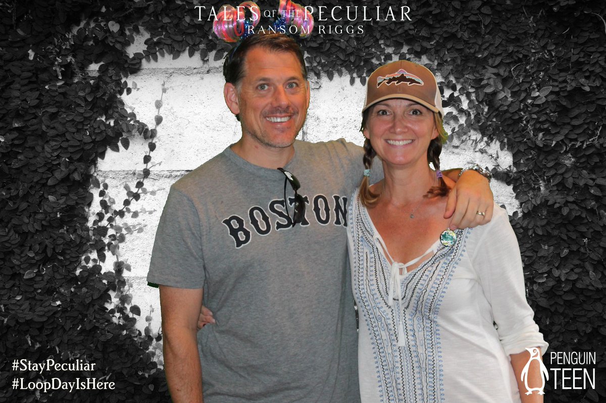 TapSnapPhotos's tweet image. #StayPeculiar  #LoopDayIsHere