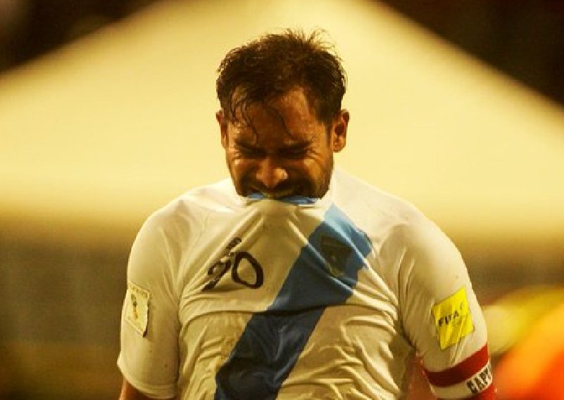 Futbolcentroame's tweet photo. 😥 Que esta no sea la última imagen de "El Pescado" con #Guatemala. #VamosFish https://t.co/6qCg7rfZKw