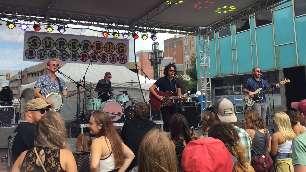 wdizzo's tweet photo. @socialanimals are currently covering @cyndilauper at @RedHerringDLH #superbigblockparty #girlsjustwanttohavefun https://t.co/ZFsqvuClDN