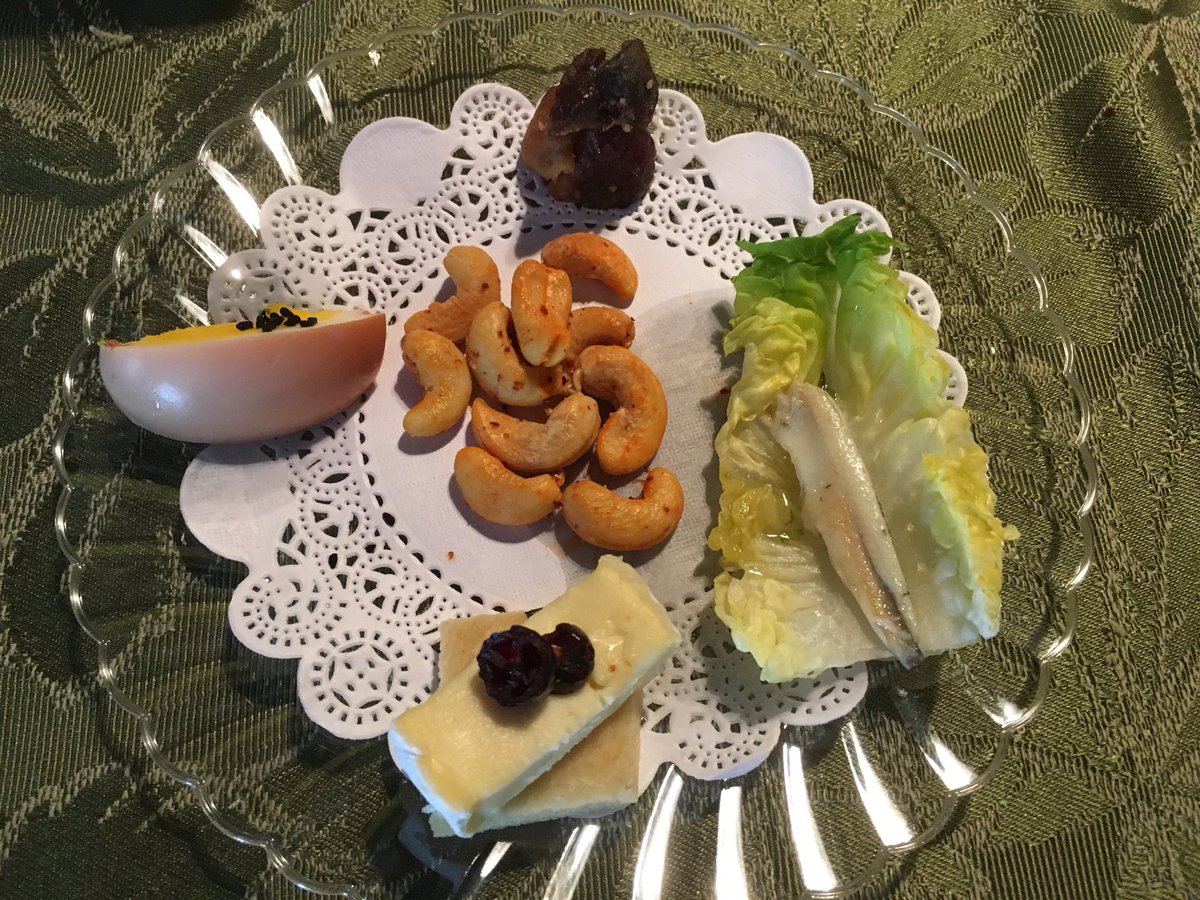 EnglishEstate's tweet photo. Our pairing today. Delicious! 12-6 today, Sunday and Monday. https://t.co/vj4jEHJjAP