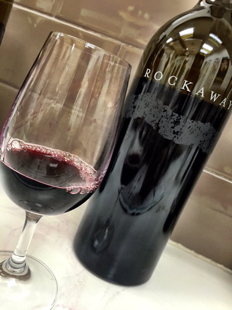 TorontoVino's tweet photo. Now that's a sexy #wine silky tannins with multiple layers that linger on and on #LCBO #Vintages $99🍷#longweekend https://t.co/BjeXbHXlVQ
