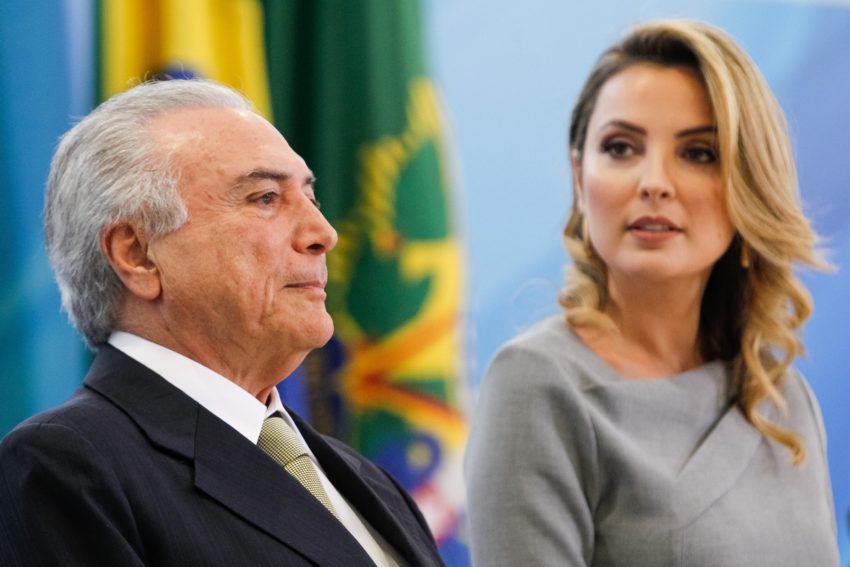 revistaforum's tweet image. Jornal suíço compara Marcela Temer a Maria Antonieta
goo.gl/dEa0Fd