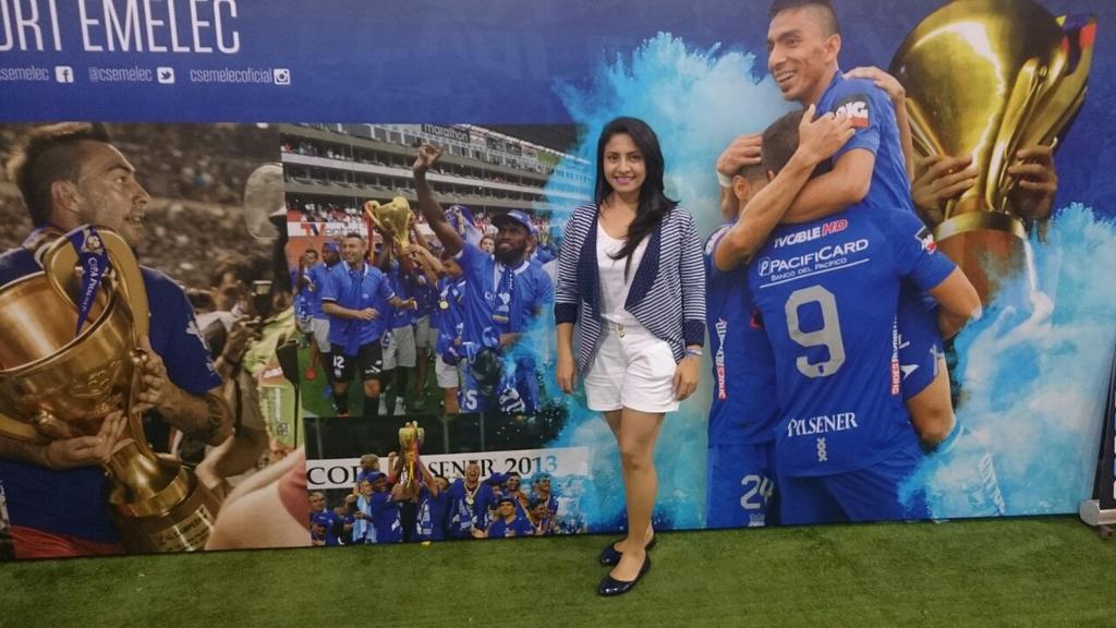 LindsayBayas's tweet photo. Emelec de mi corazon 😍💙 @CSEmelec  @BancoPacificoEC https://t.co/oTrsxl3t44