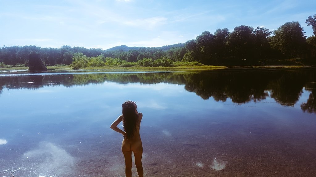 Challahback8's tweet photo. My friends support me and all of my hippie adventures, look what they let me do ❤️ I'm normal with you, happy by you https://t.co/XUtdgDpS8Q