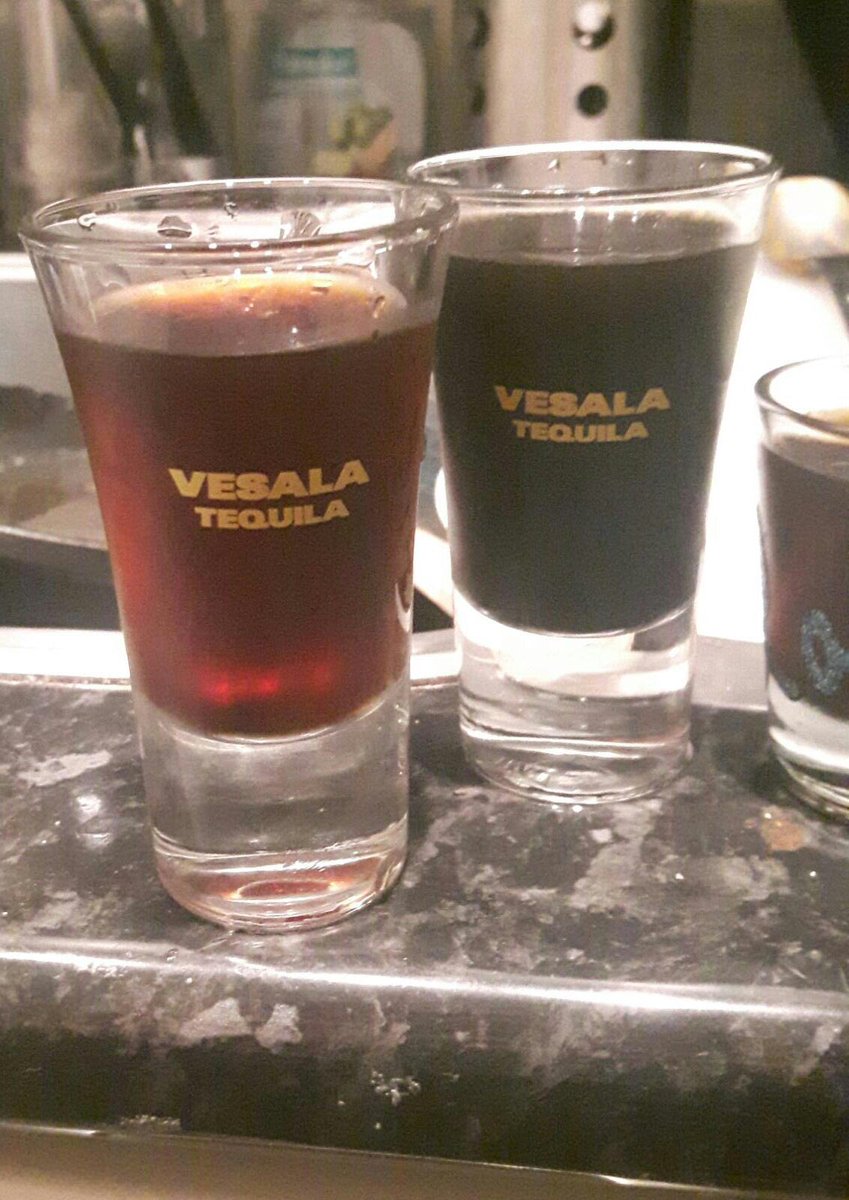 KeijonenTiia's tweet photo. Tänään ei juoda tequilaa, mut kiitos silti @paulavesala laseista, nää on ihanat 😍😍❤️❤️ #vesala #fanikamaa https://t.co/rreoGhGurH
