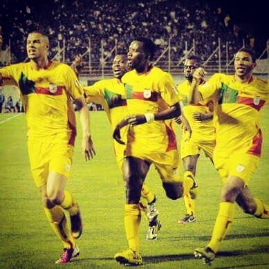 gericsena's tweet photo. Allez les Écureuils ! De coeur avec vous !  #MALBEN @RudyGestede @Manuimorou @FABULOUSFAB33 @SatAllagbe #team229 https://t.co/3ovt8LRzVy