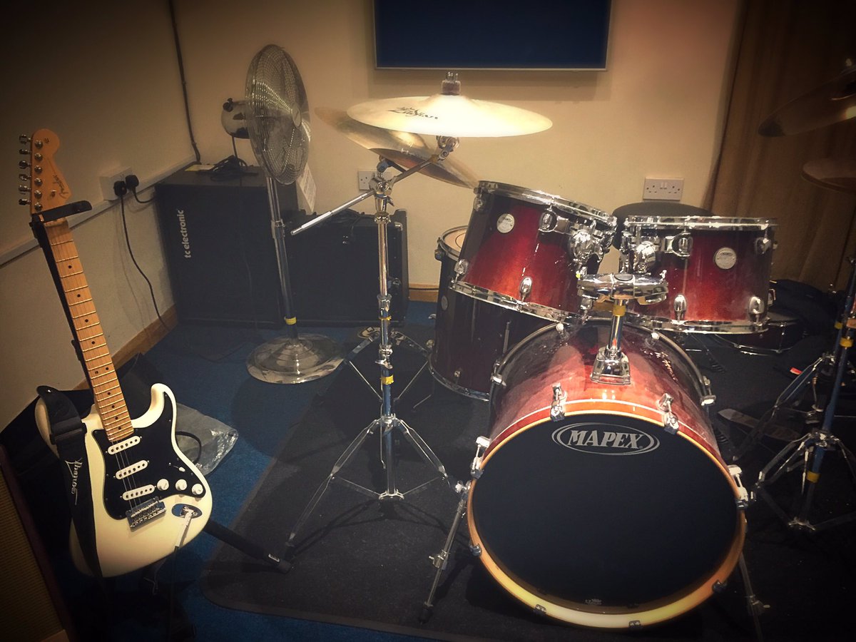 RubyFallsBand's tweet photo. Ruby Falls - Min's Tea Hut - Saturday 17th September - 6pm #rubyfallsband #eppingforest #livemusic https://t.co/YYdVaK5imu